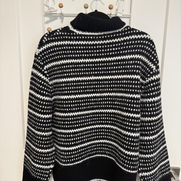 Toteme Black and White Patterned Turtleneck Sweater - Picture 4 of 4